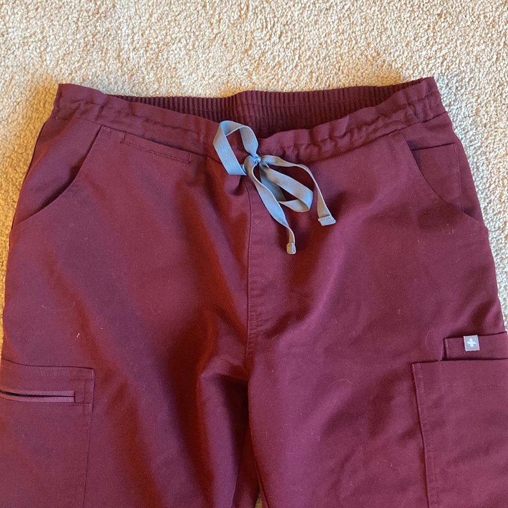 Figs Yola skinny scrub pants